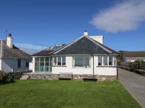 Angorfa - Trearddur Bay House in Trearddur Bay