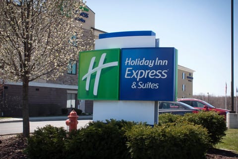 Holiday Inn Express & Suites Youngstown West I 80, an IHG Hotel Auberge in Mineral Ridge
