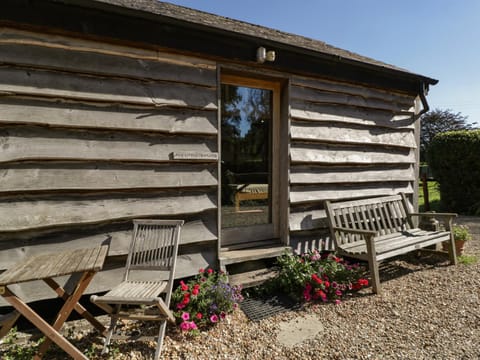 The Little Granary House in East Dorset District