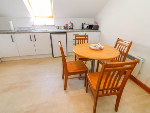 Shorefields Two Apartment in England