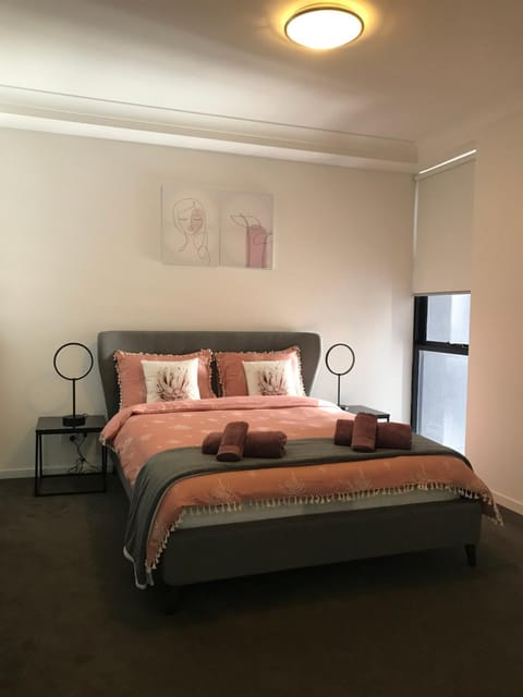 Elegant Design 2 Bed 2 Bath Apartment In Liverpool Eigentumswohnung in Sydney
