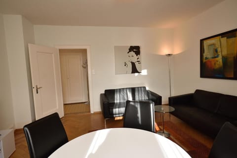 Cosy 2-bedroom near lake - Stardust 31 Apartment in Zurich City