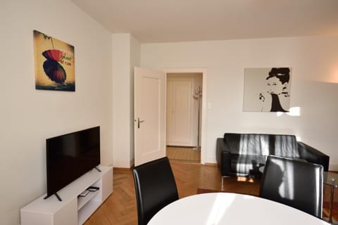 Cosy 2-bedroom near lake - Stardust 31 Apartment in Zurich City