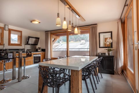 Dining area, kitchen