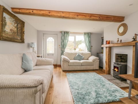 2 Hillside Cottages House in Suffolk Coastal District