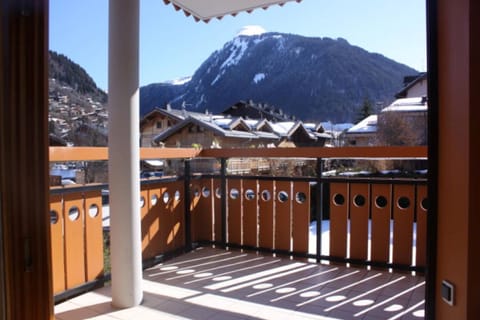 Balcony/Terrace, Mountain view