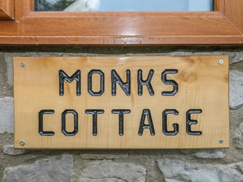 Monk's Cottage House in High Peak District
