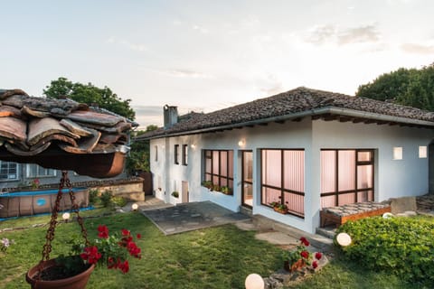 Къща за гости Роден край House in Veliko Tarnovo Province, Bulgaria