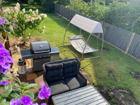 Patio, BBQ facilities, Seating area, Garden view