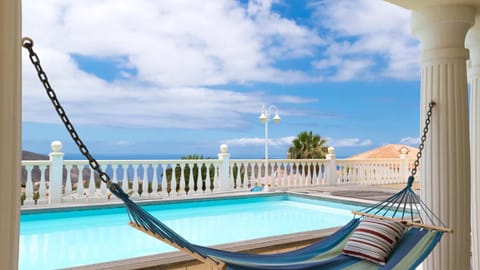 Balcony/Terrace, Sea view, Swimming pool