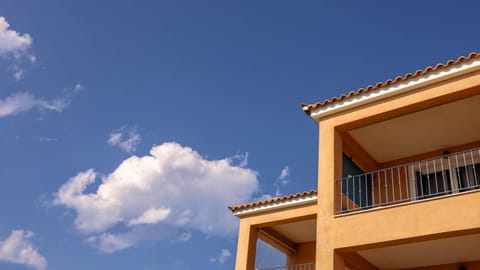 Property building, Balcony/Terrace