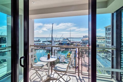 Auckland Viaduct Chic Luxury Waterfront Views! Apartment in Auckland