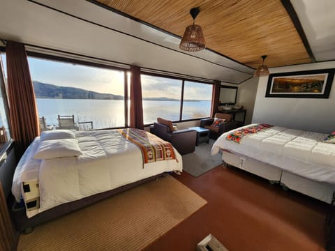 Photo of the whole room, Bedroom, Lake view, Mountain view, River view