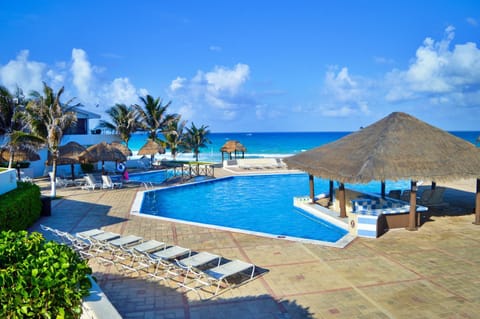 Brisas Beachfront Penthouses Apartment hotel in Cancun