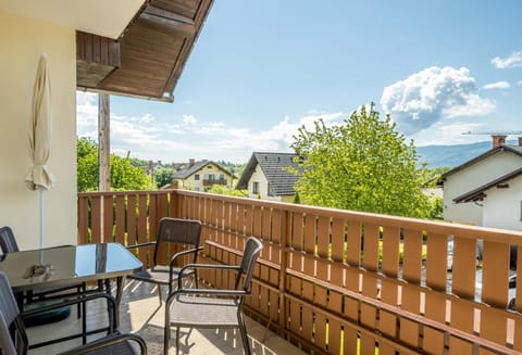 Patio, Day, Natural landscape, View (from property/room), Balcony/Terrace, Dining area, Mountain view