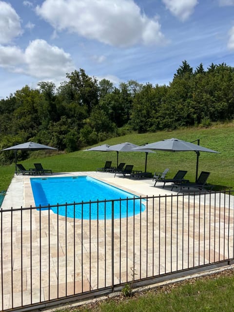 Château des Loups - Les Cyprès House in Pays de la Loire