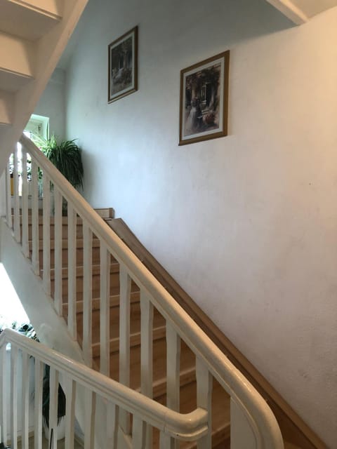 2 Privatzimmer , Dusche /WC nahe Köln Vacation rental in Cologne