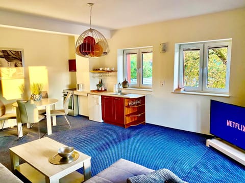 LAS SŁUPSKI PREMIUM BUSINESS APARTMENT NO 7 Wifi Netflix Smart TV50 two bedrooms two very large double beds living room double sofa workplace full pleasure quality of stay Apartment in Pomeranian Voivodeship