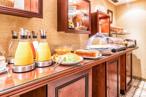 Continental breakfast, Buffet breakfast