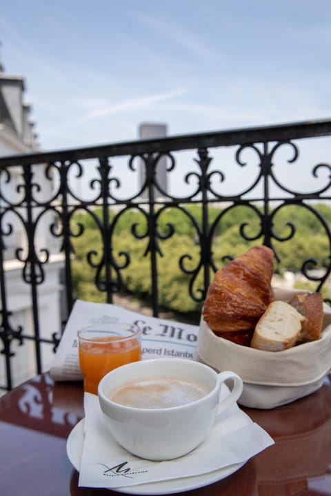 City view, Landmark view, Street view, Continental breakfast, American breakfast, Quiet street view