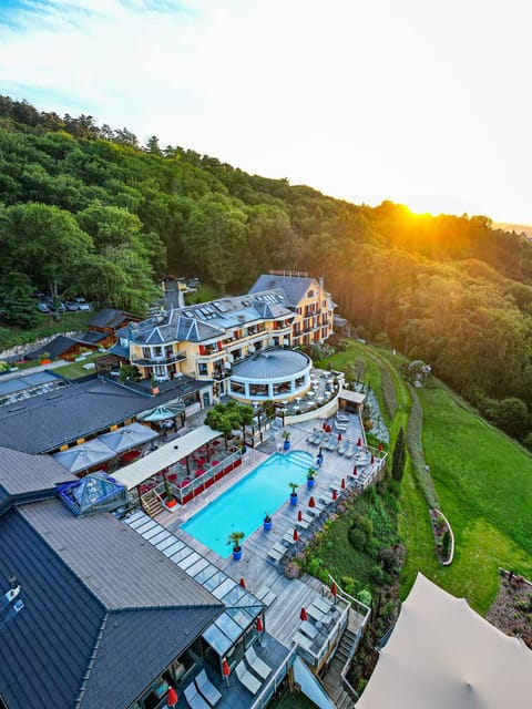 Swimming pool, Sunrise