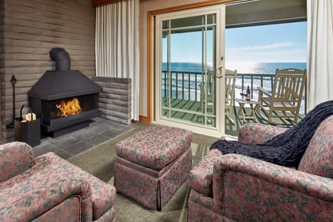 Cavalier Oceanfront Resort Hotel in Sierra Nevada