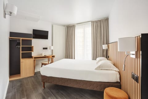 Bed, TV and multimedia, Photo of the whole room, Bedroom, wardrobe