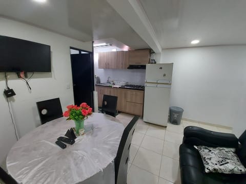 TV and multimedia, Kitchen or kitchenette, Living room, Seating area, Dining area, oven, pet friendly, stove