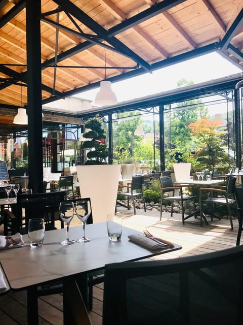 Patio, Restaurant/places to eat