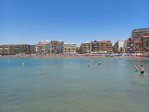 Piso recien reformado a menos de 50m de la playa Apartment in Torrevieja