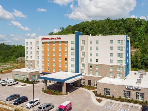 Hampton Inn & Suites by Hilton Nashville North Skyline Hotel in Madison