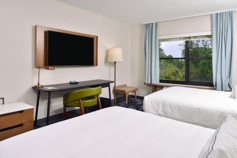 Fairfield Inn & Suites by Marriott Canton Hotel in Adirondack Mountains
