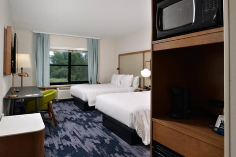 Fairfield Inn & Suites by Marriott Canton Hotel in Adirondack Mountains