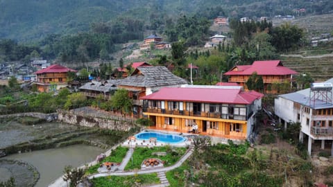 Property building, Natural landscape, Bird's eye view, Swimming pool