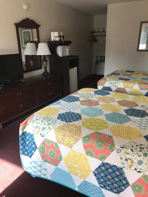 Sunset Inn and Suites Motel in Fredericksburg