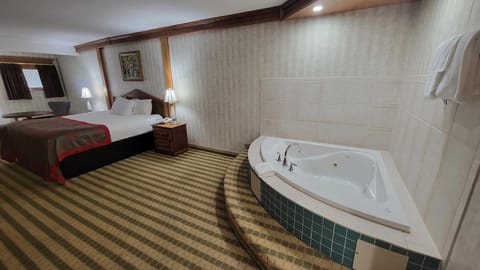 Ramada by Wyndham Saginaw Hotel & Suites Hôtel in Saginaw Charter Township