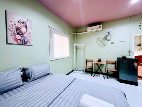 Bed, Photo of the whole room, Bedroom, air conditioner