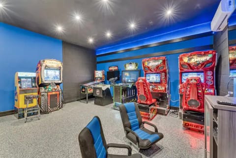 Luxury House Accommodating 36 Sleepers Cinema-Games Room & Much More House in Four Corners