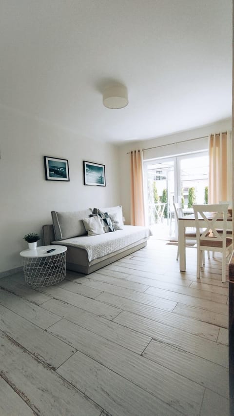 Living room, Photo of the whole room