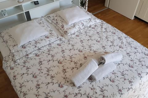 Bed, Photo of the whole room