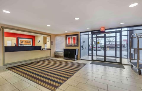 Extended Stay America Suites - Chicago - Lombard - Yorktown Center Hotel in Lombard