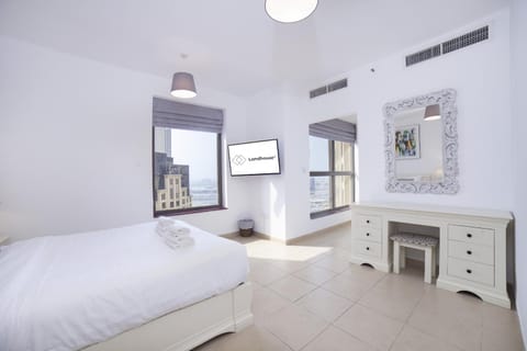 Stunning Marina & Sea View 4 Bedroom Apartment, Murjan 6 Jumeriah Beach Condominio in Dubai