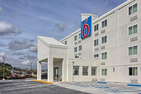 Motel 6-York, PA - North Hotel in Pennsylvania