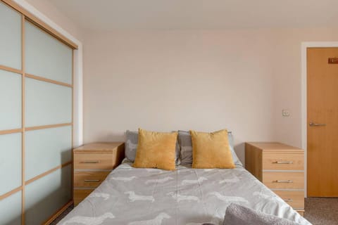 Modern Riverfront Apt. 10 mins from Hydro/SECC Apartment in Glasgow