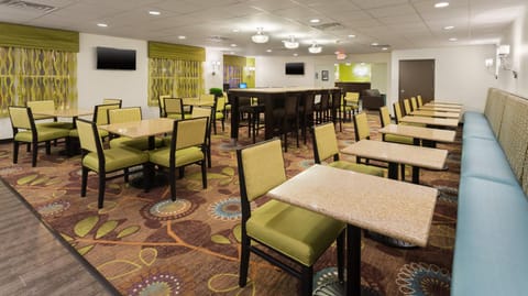 Holiday Inn Express & Suites Wyomissing, an IHG Hotel Hotel in Reading