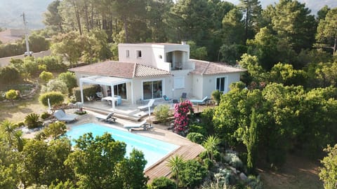 Property building, Pool view