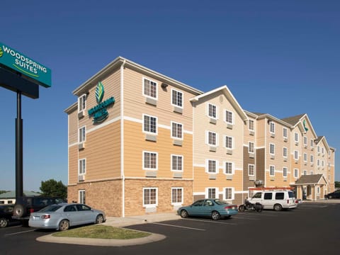 WoodSpring Suites Lincoln Northeast I-80 Hotel in Lincoln