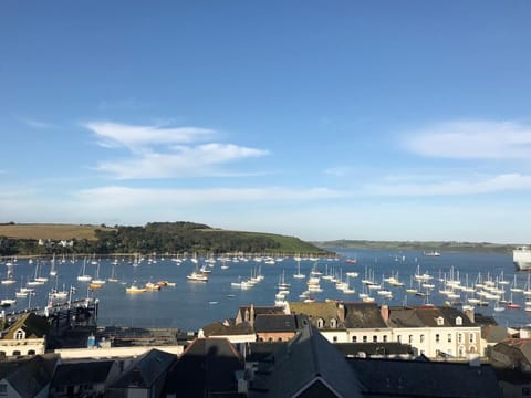 Neighbourhood, River view, Sea view