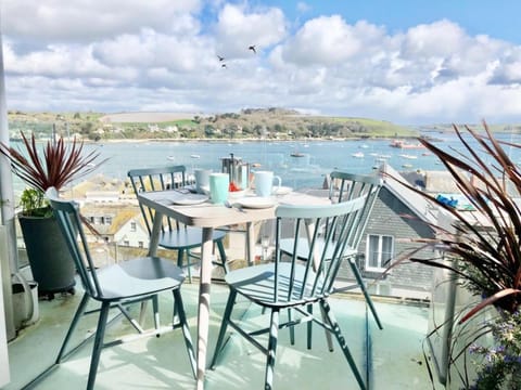 Balcony/Terrace, River view, Sea view