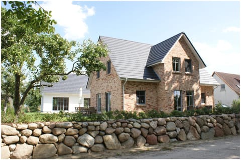 Property building, Balcony/Terrace, Garden view